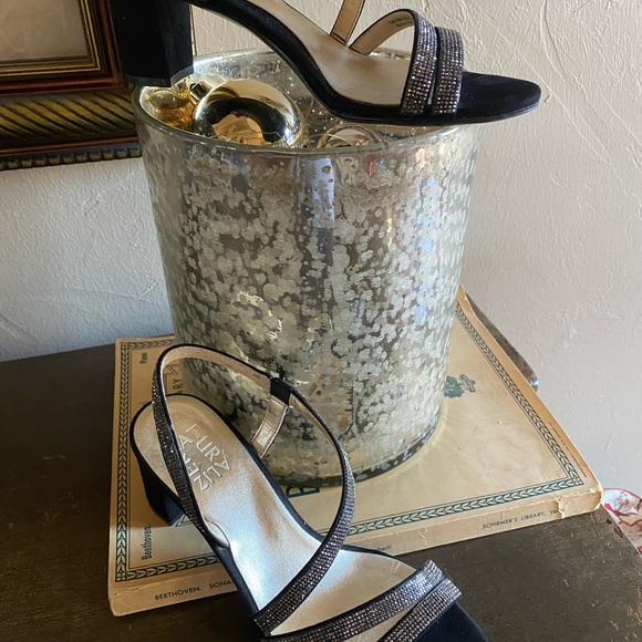 Dress Sandels - Picture 2 of 16